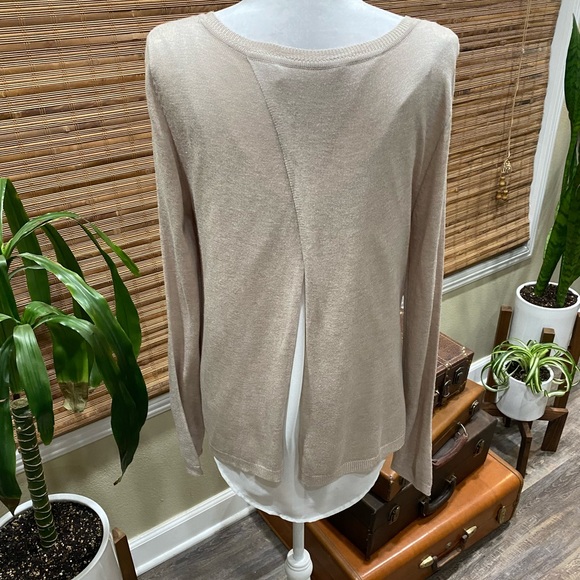 Oatmeal Lightweight Layered Look sweater size L - Picture 2 of 7